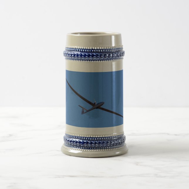 Caneca De Cerveja Voando alto no céu (Centro)