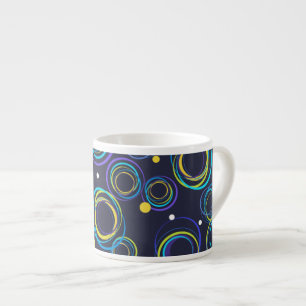 Caneca de espresso azul marinho com círculos funky