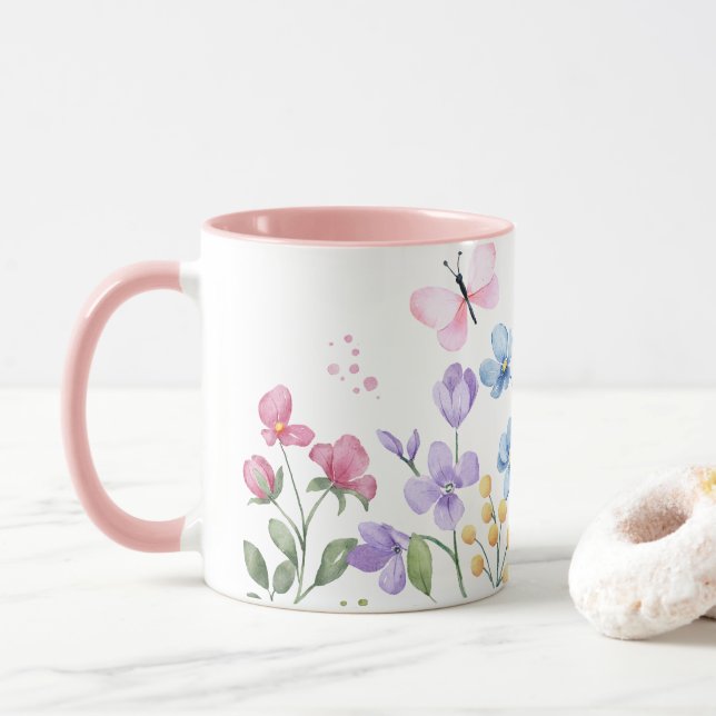 Caneca de flores e borboletas selvagens (Com Donut)