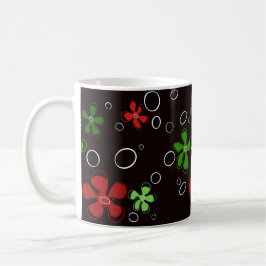Caneca de flores rosas, vermelhas e verdes