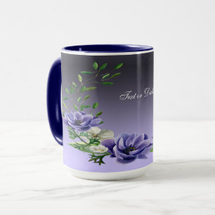 Caneca de Flores Roxas Aquarela