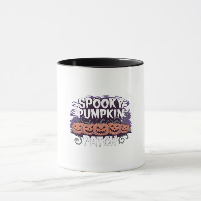 Caneca de Halloween do Pomar de Abóboras Assustado (Centro)