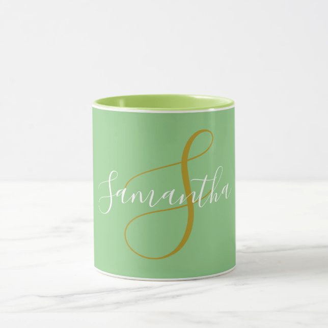 Caneca de Letra Monograma Dourada e Nome Branco (Centro)