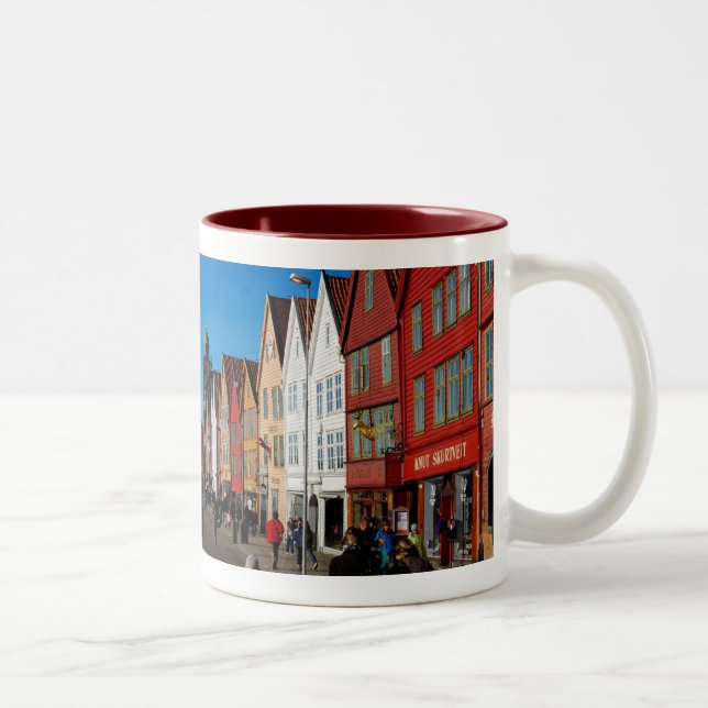 Caneca de madeira curvada do tesouro (Direita)
