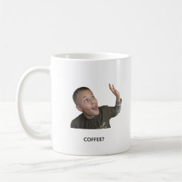 Caneca de Meme de Café Engraçado – “Café? A caminh