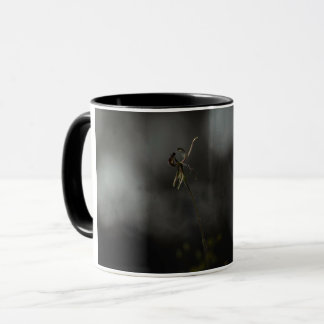 caneca de orquídea gótica