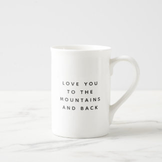 Caneca De Porcelana Amo-te às montanhas e ao som da China Mug