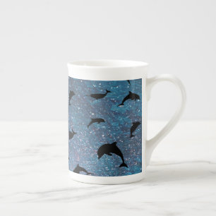 Caneca De Porcelana baleia de tubarão-sombra na galáxia gradiente