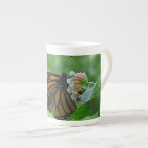 Caneca De Porcelana Borboleta Monarca na Flor da China