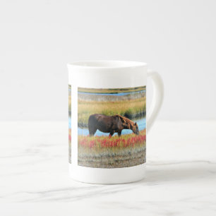 Caneca De Porcelana Cavalo Marrom Pastando junto à Água Arte em Porcel