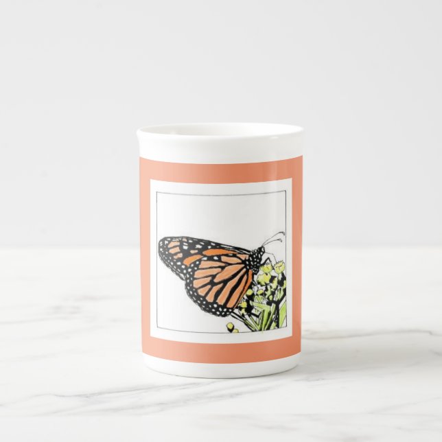 caneca de porcelana com borboleta monarca (Frente)