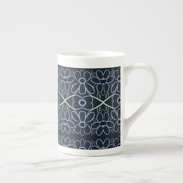 Caneca de porcelana com flores azul-marinho (Direita)
