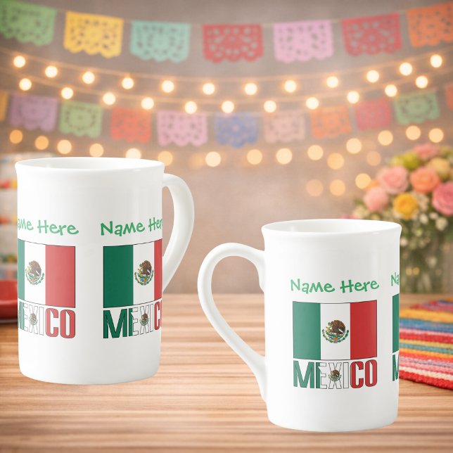 Caneca De Porcelana Desenho Personalizado da Bandeira do México com No (Personalized bone china mug. Design on 3 sides. Mexican Flag, MEXICO in flag colors. Name above.)