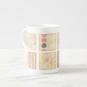 Caneca De Porcelana Desenhos de blocos de madeira rosa por Chariklia Z