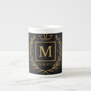 Caneca De Porcelana "Emblema Real NMKY – Design de Brasão com Monogram