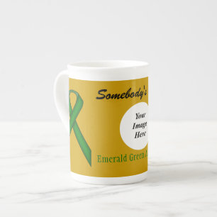 Caneca De Porcelana Emerald Green Stand Ribbon Tmpl por Kenneth Yoncic