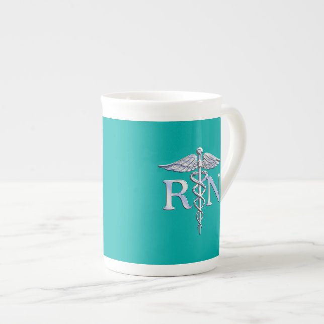 Caneca De Porcelana Enfermeira Registrada RN Silver Caduceus em Turquo (Frente Esquerda)