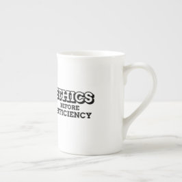 Caneca De Porcelana Ética antes da eficiência