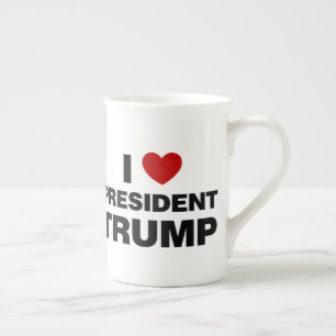 Caneca De Porcelana Eu Amo o Presidente Trump Heart