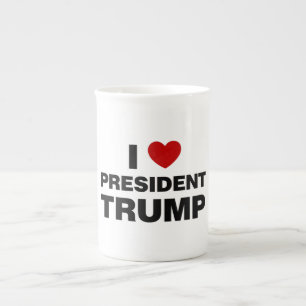 Caneca De Porcelana Eu Amo o Presidente Trump Heart