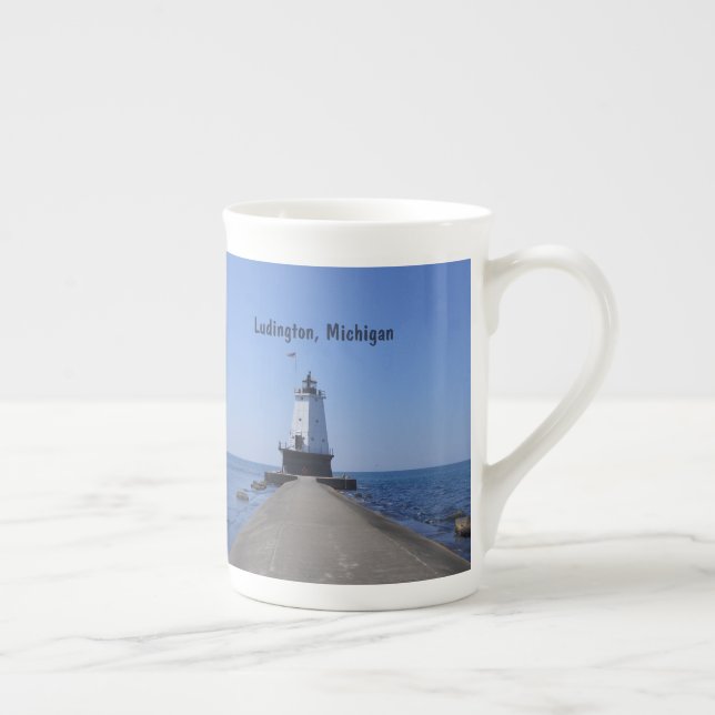 Caneca De Porcelana Farol de Ludington (Direita)