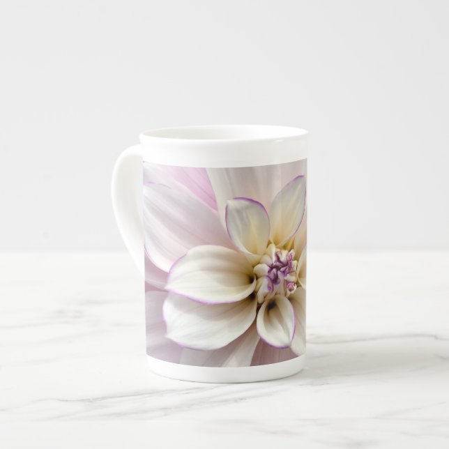 Caneca De Porcelana Flores de dália branca (Frente Esquerda)
