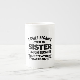 Caneca De Porcelana Funny Sister Mug – “I Smile Because You’re My Sist