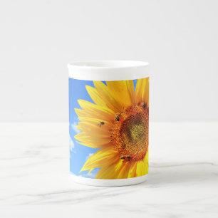 Caneca De Porcelana Girassol Amarelo e Abelhas no Céu Azul - Mug de V