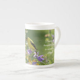 Caneca De Porcelana Goldfinch em uma Flor Harebell
