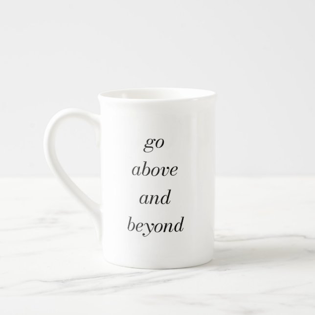 Caneca De Porcelana Ir Acima E Além Da Mug Especialmente (Esquerda)