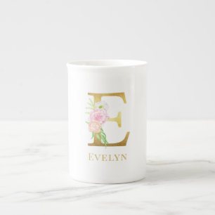 Caneca De Porcelana Letra floral e Dourada com aquarela e monograma