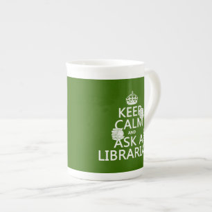 Caneca De Porcelana Mantenha a calma e pergunte a um bibliotecário