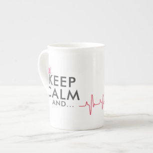 Caneca De Porcelana MANTENHA CALMA E... ESPERE! NÃO ESSA CALMA! Medici