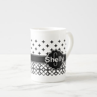 Caneca De Porcelana Monograma de Qua-trefoil branco preto
