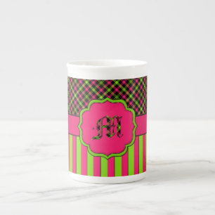 Caneca De Porcelana Monograma M Tartan China Mug, Neon/Rosa