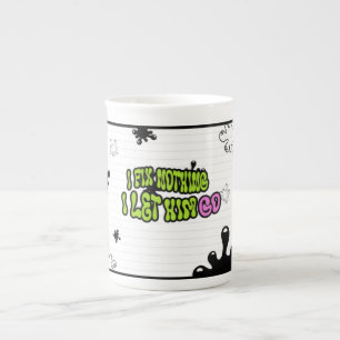 Caneca De Porcelana Não Conserto Nada. Eu O Deixo Ir Citação Minimal