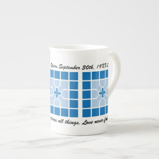 Caneca De Porcelana Nenhumas Nenhumas Geométricas Azuis com Nome