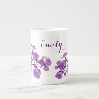 Caneca De Porcelana Nome personalizável Emily monograma floral roxo