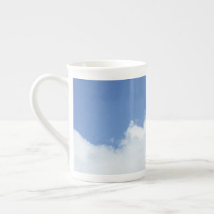 Caneca De Porcelana Nuvens Fluffy no Céu Azul