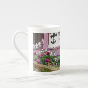 Caneca De Porcelana Pansies e Fleur-de-lis - Vineyard de Martha