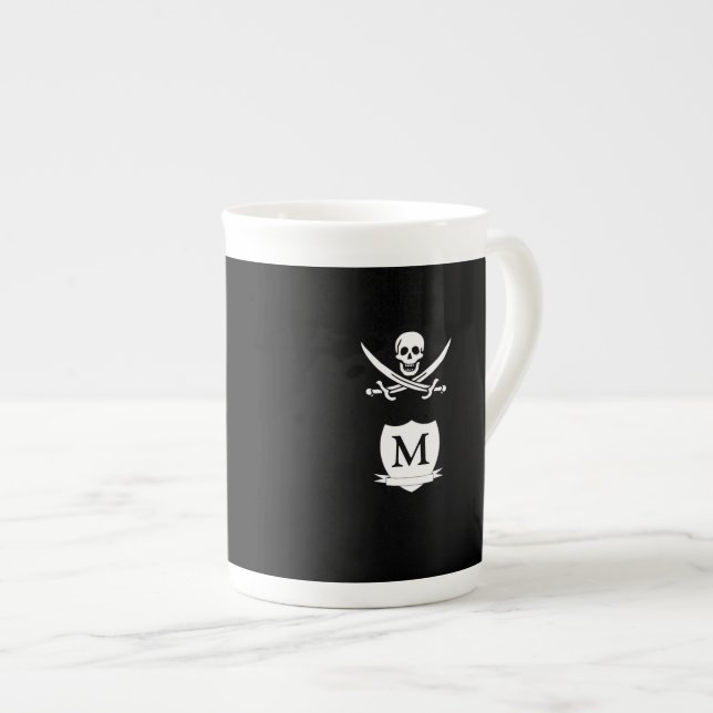 Caneca De Porcelana Pirata e monograma (Frente Esquerda)