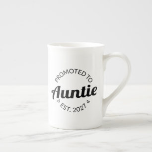 Caneca De Porcelana Promovida a Tia Est 2027 Nova Tia