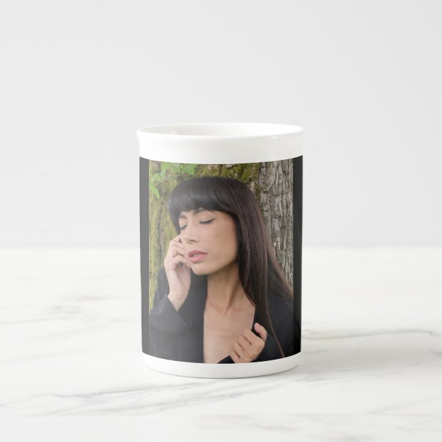 Caneca De Porcelana Retrato de uma bela moça (Frente)