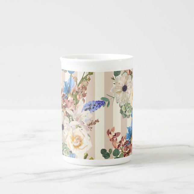 Caneca De Porcelana Rosas, anêmonas, orquídeas em faixas cremosas. (Frente)