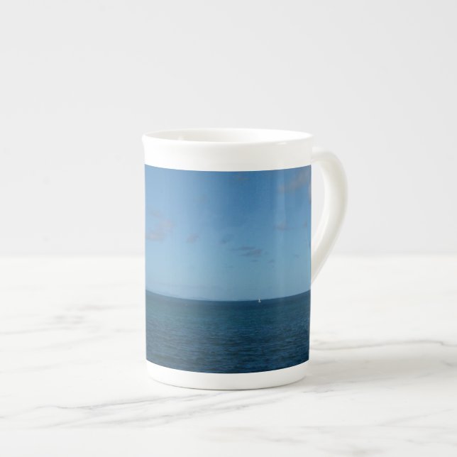 Caneca De Porcelana Rua. Lucia Horizon Blue Ocean (Frente Esquerda)
