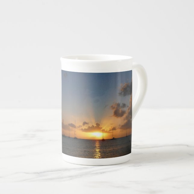 Caneca De Porcelana Sunset com Imagem de Paisagem Tropical de Barcos d (Frente Esquerda)
