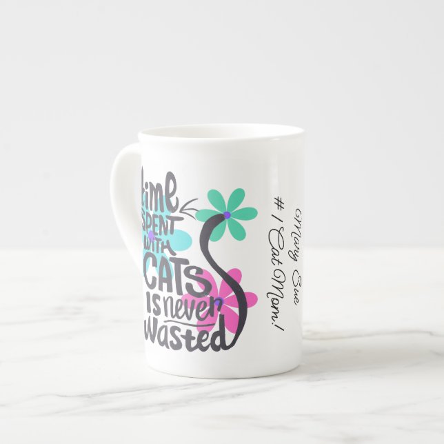 Caneca De Porcelana Tempo gasto com gatos, Flores Brilhantes de Groovy (Frente Esquerda)