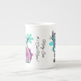 Caneca De Porcelana Tempo gasto com gatos, Flores Brilhantes de Groovy