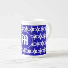 Caneca De Porcelana Teste padrão azul e branco do inverno do monograma