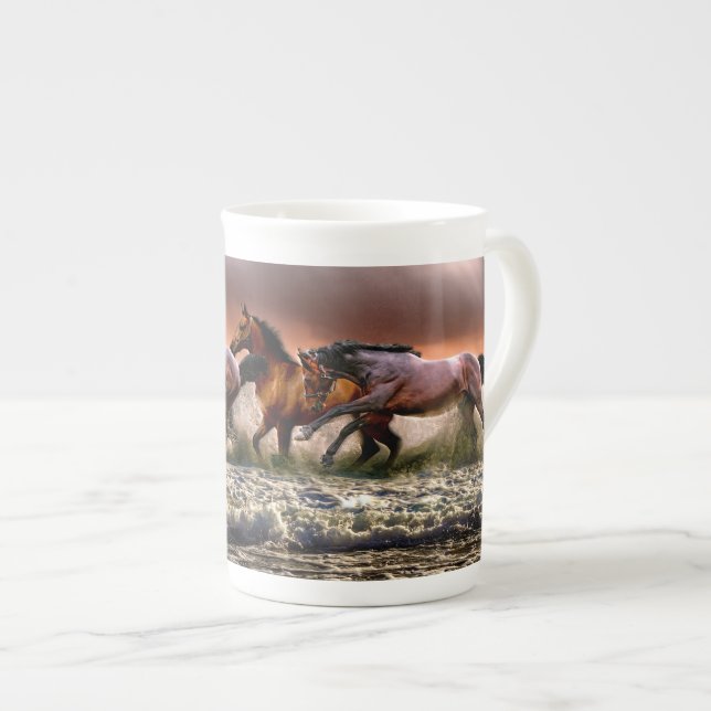 Caneca De Porcelana Três Cavalos Trocando no Oceano (Frente Esquerda)